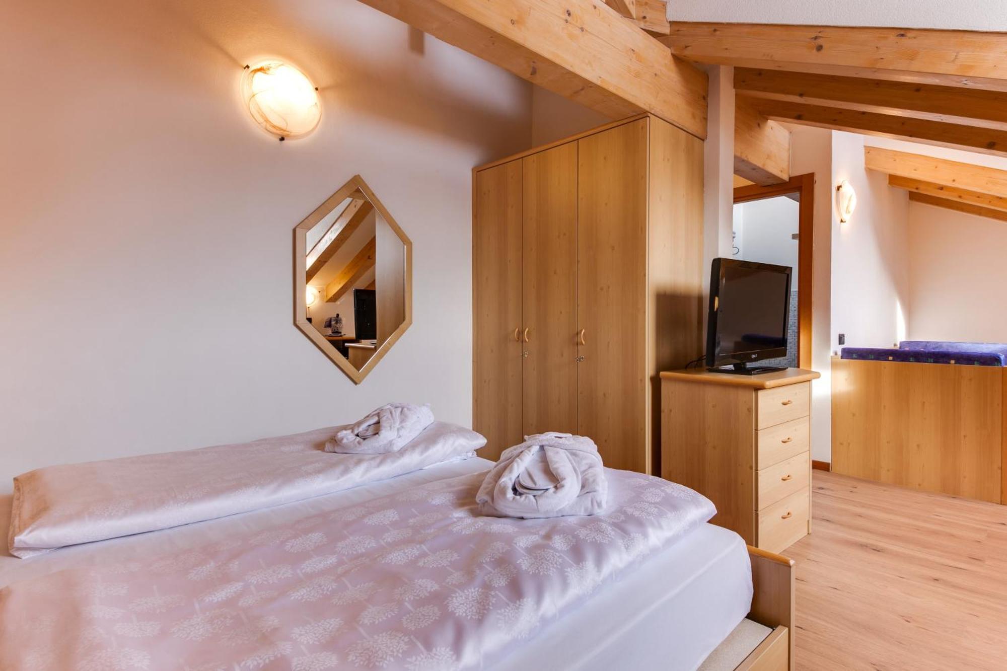 Hotel Bellamonte Predazzo Chambre photo